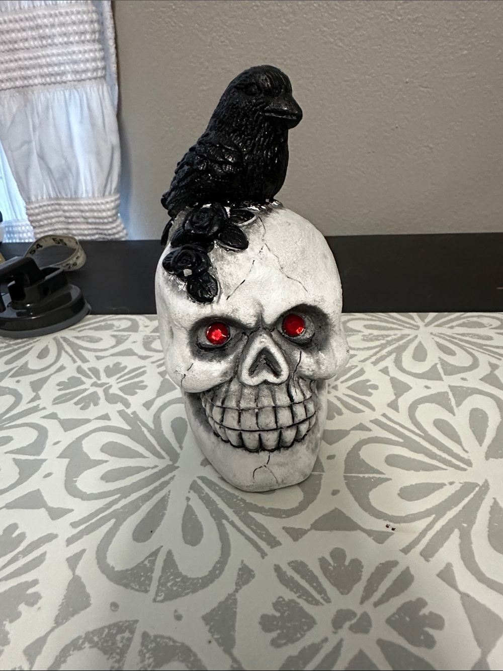Embellished skull with crow statue NWT